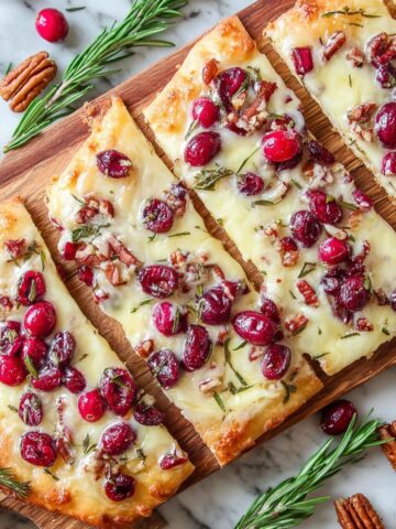 Cranberry Brie Flatbread Recipe