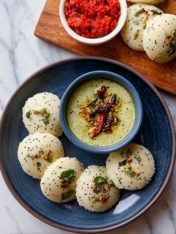 Aloo Idli Recipe | Soft and Fluffy Potato Semolina Idli Recipe