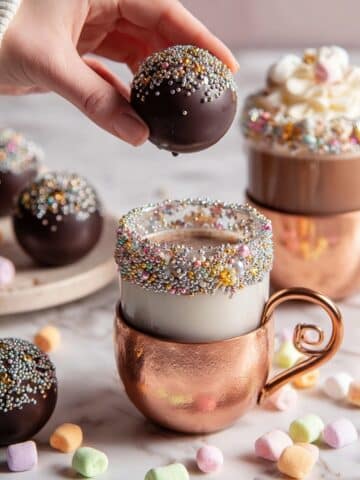 How to Make Delicious Hot Chocolate Bombs: Easy Step-by-Step Recipe