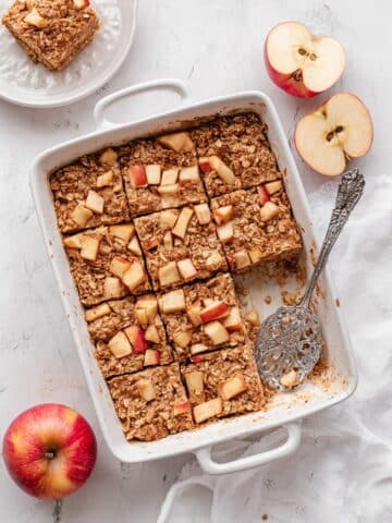 Amish-Style Apple and Cinnamon Baked Oatmeal Recipe