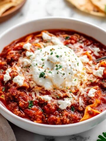 Healthy Slow Cooker Lazy Lasagna Soup {High Protein} Recipe