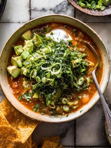 Crockpot Chipotle Queso Chicken Chili Recipe