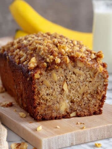 Moist Banana Bread with Crunchy Walnut Streusel Topping Recipe