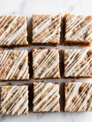 Cinnamon Roll Blondies Recipe