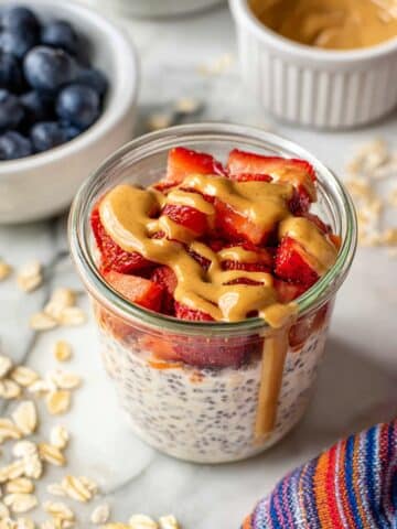 Overnight Oats with Yogurt and Chia Seeds Recipe