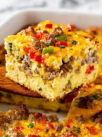 Hashbrown Breakfast Casserole with Sausage, Cheddar, and Veggies Recipe