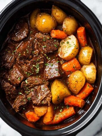 Crock Pot Roast with Garlic Seasoning and Vegetable Medley Recipe