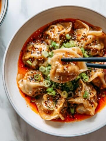 Chicken Wontons in Spicy Chili Sauce Recipe