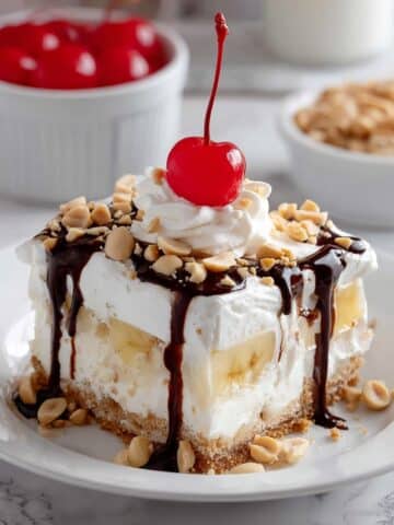No-Bake Banana Split Cake Recipe