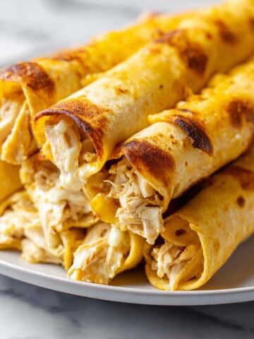 5-Ingredient Creamy Chicken Taquitos Recipe