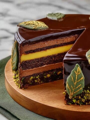 Dubai Chocolate Mousse Cake with Pistachio Insert and Gold-Gloss Glaze Recipe