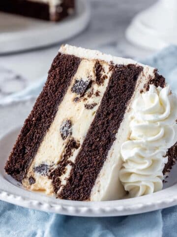 Cookies and Cream Cheesecake Cake Recipe
