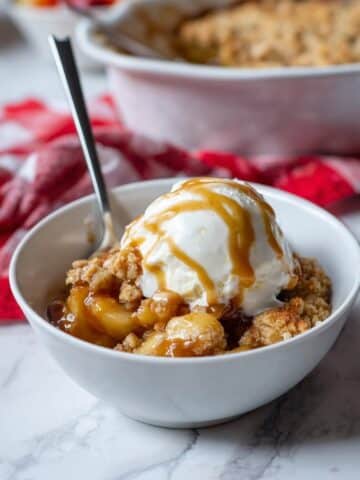 Easy Vintage Gluten-Free Apple Crisp Recipe