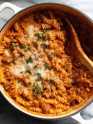 One Pot Creamy Tomato Beef Pasta Recipe